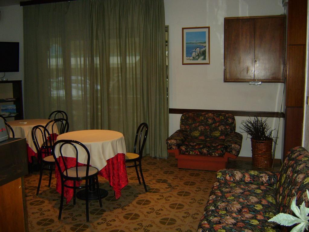 Hotel Villa Del Sole Rimini Dış mekan fotoğraf