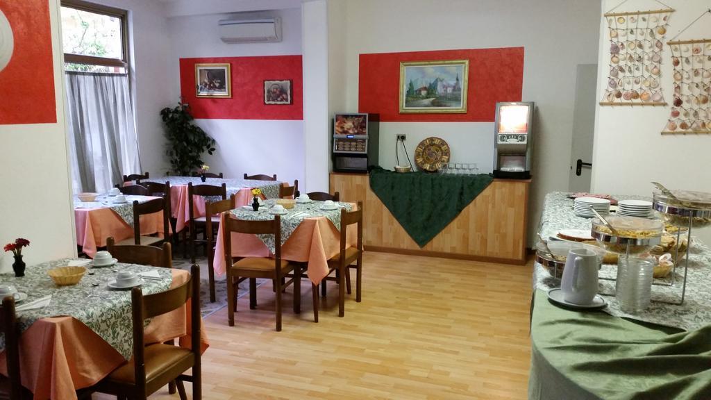 Hotel Villa Del Sole Rimini Dış mekan fotoğraf